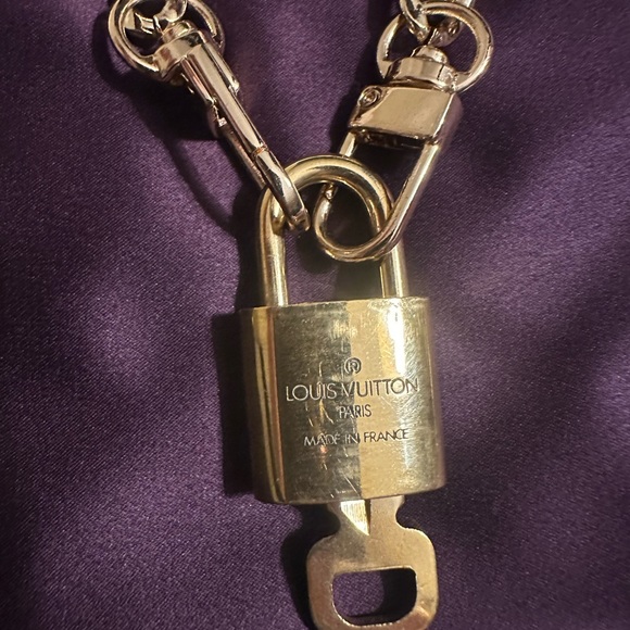Authentic Louis Vuitton Lovk & Key w/18" Brass chain Necklace #321 - Picture 3 of 3